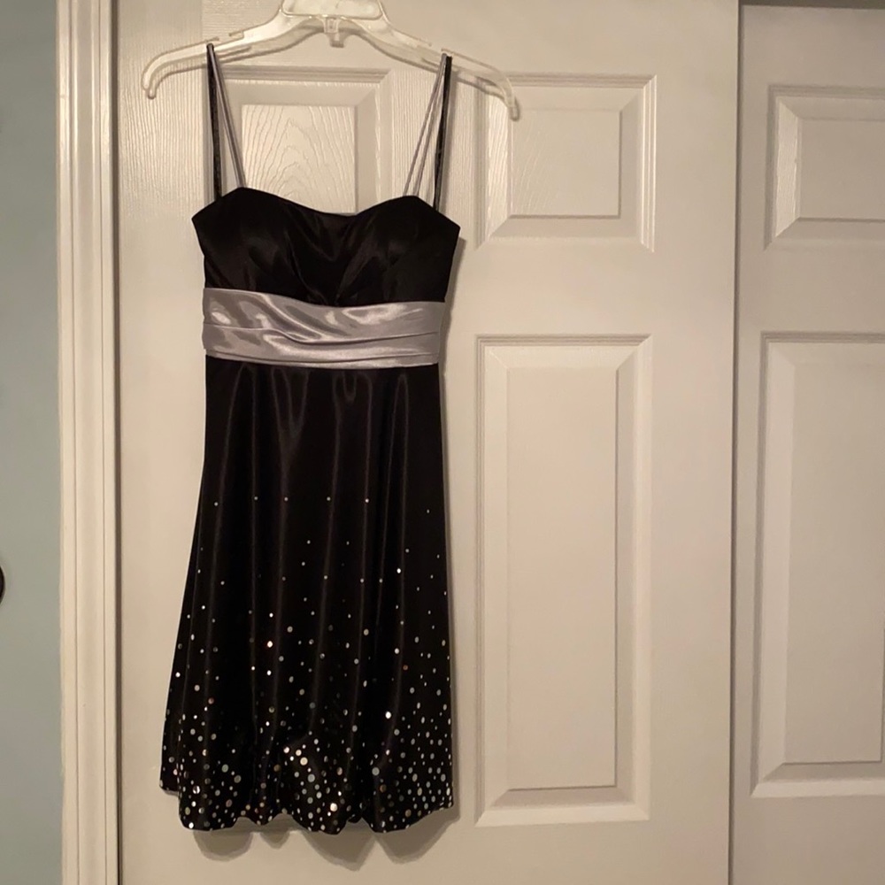 Juniors black/grey dress